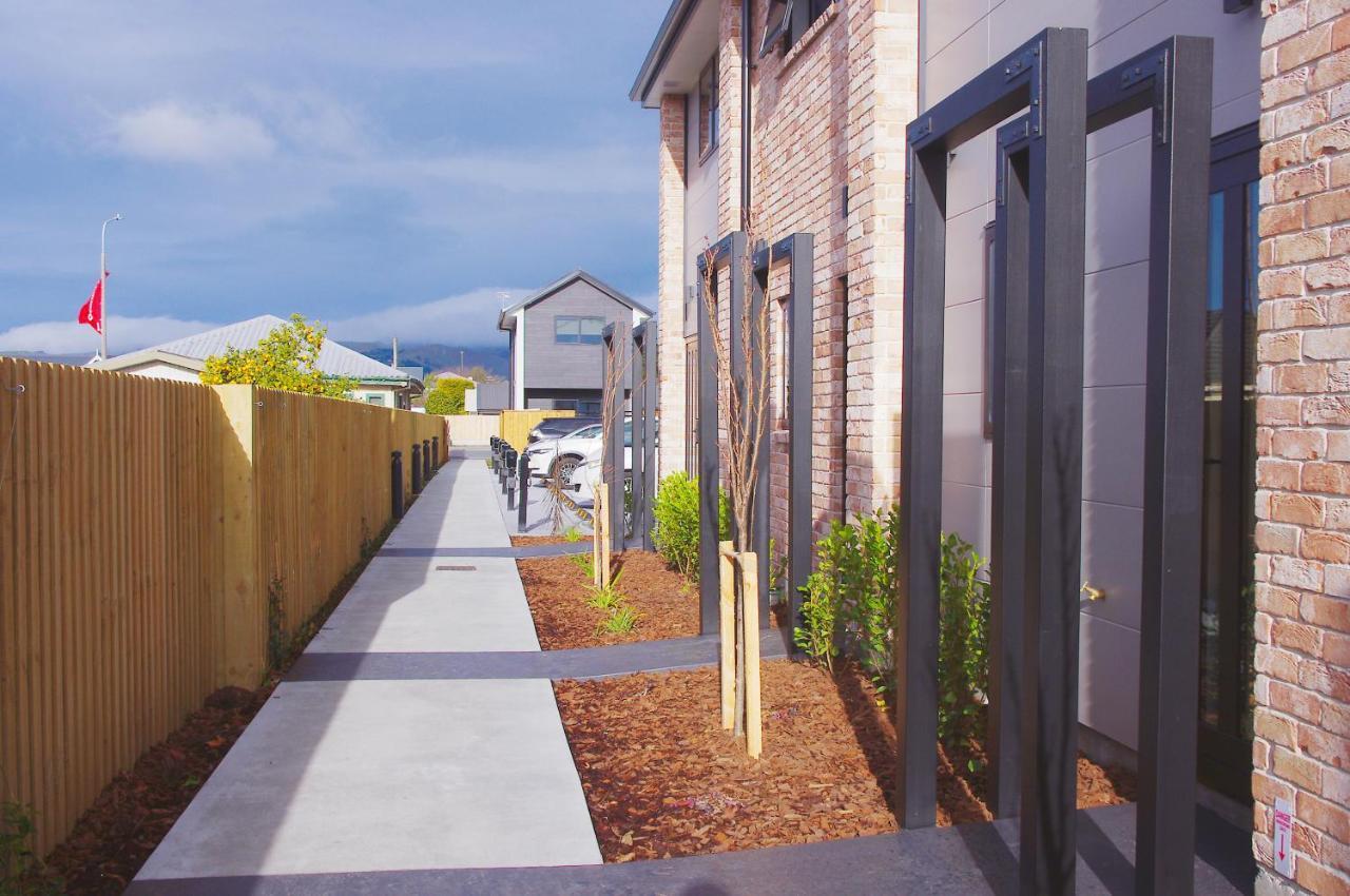 Close To Arena And One Kilometer From Railway Station Onsite Ev Car Park Christchurch Extérieur photo